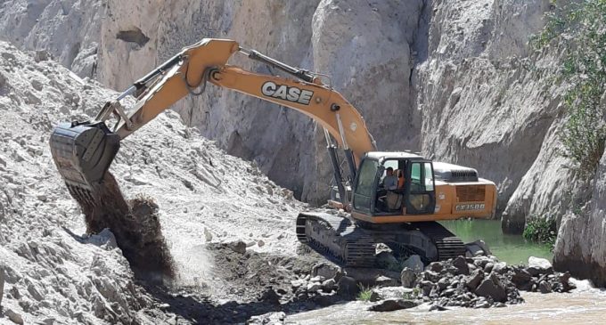 Autodema continúa con los trabajos de apertura de cauce en río Siguas