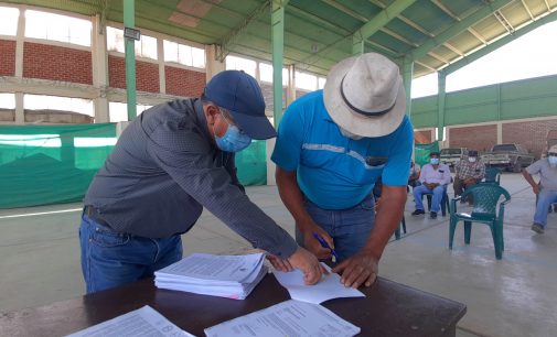 DESPUÉS DE MÁS DE 20 AÑOS, AGRICULTORES RECIBIERON RESOLUCIÓN DE PROPIEDAD DE SUS PARCELAS EN MAJES