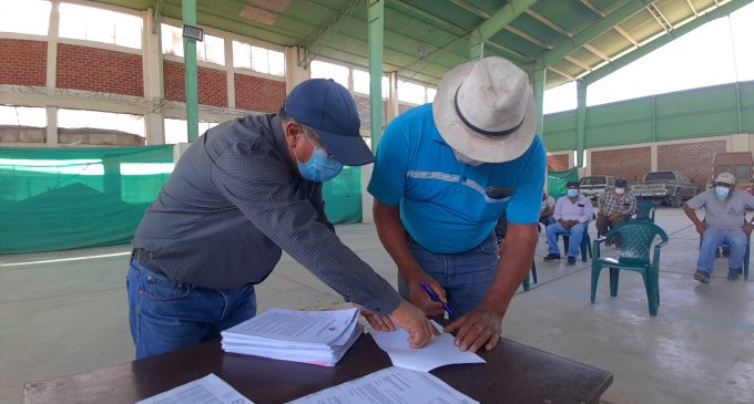 DESPUÉS DE MÁS DE 20 AÑOS, AGRICULTORES RECIBIERON RESOLUCIÓN DE PROPIEDAD DE SUS PARCELAS EN MAJES