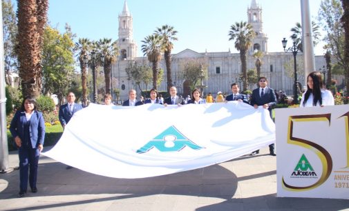 AUTODEMA PARTICIPÓ EN EL IZAMIENTO DE LA BANDERA DE AREQUIPA