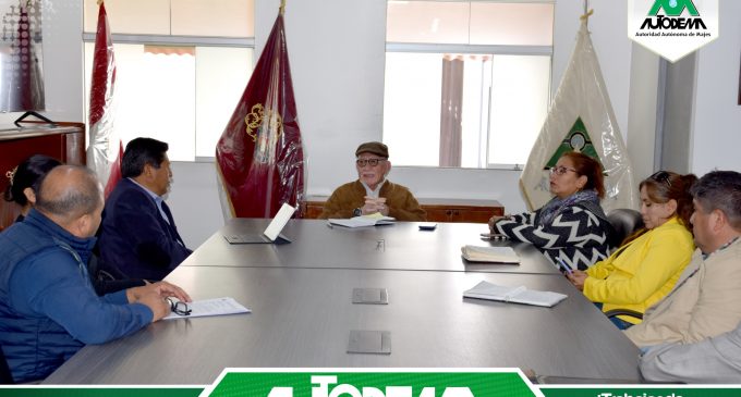 Esta mañana, el Gerente Ejecutivo de la Autoridad Autónoma de Majes – AUTODEMA; Ing. Walter Pablo Aguirre Abuhadba, recibió la visita de la Consejera Regional por Castilla; Natividad Taco Cueva, con el objetivo de tratar temas relacionados a la problemática del distrito de Huancarqui situado en el Valle de Majes, perteneciente a la provincia de Castilla.