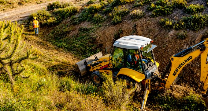 Más de 15 mil m² de residuos vegetales son retirados durante mantenimiento del Canal 18